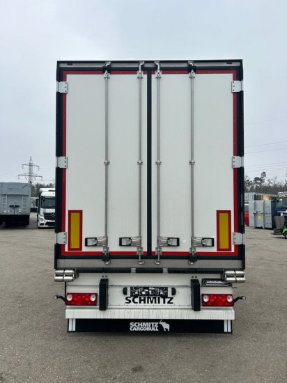 Schmitz SCB S3 24LKühlauflieger, ThermoKing SLXi 300 ,Doppelstock, Liftachse, Blumenbreite - Izotermička poluprikolica: slika 3 Schmitz SCB S3 24LKühlauflieger, ThermoKing SLXi 300 ,Doppelstock, Liftachse, Blumenbreite - Izotermička poluprikolica: slika 3