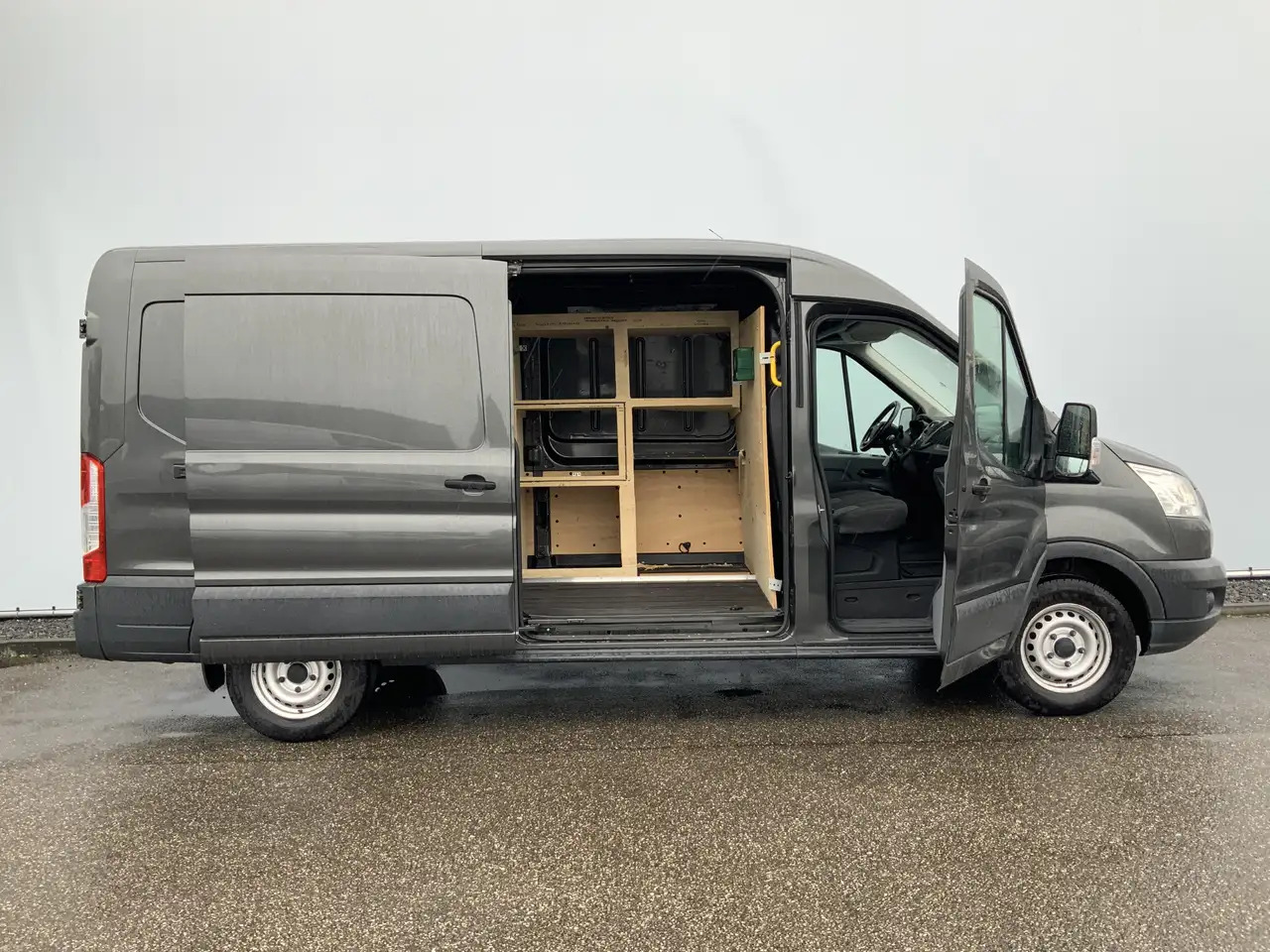 Ford Transit 330 2.2 TDCI L3H3 Ambiente Airco 3 Zits Euro 5 - Furgon: slika 4 Ford Transit 330 2.2 TDCI L3H3 Ambiente Airco 3 Zits Euro 5 - Furgon: slika 4