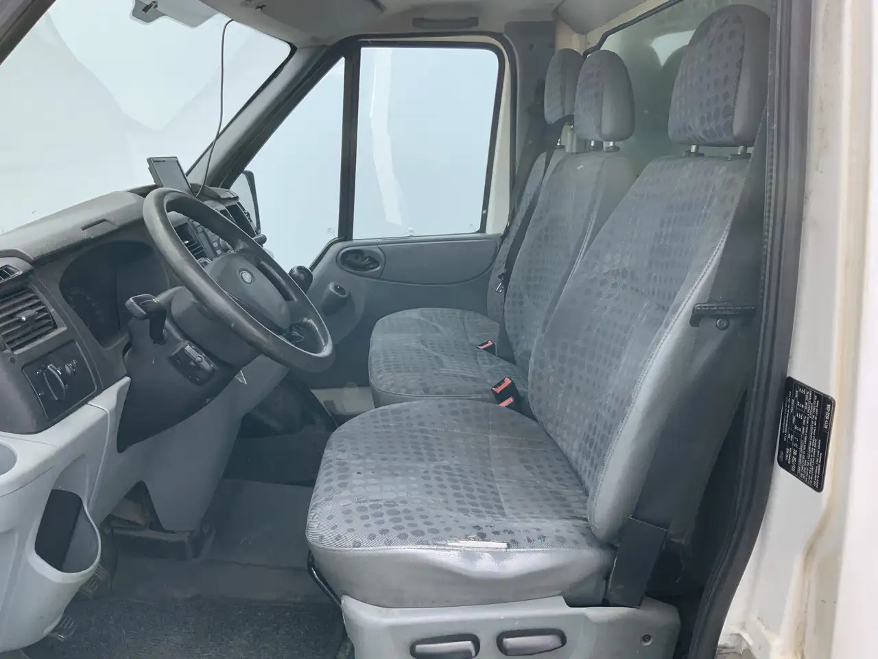 Ford Transit 350L 2.4 TDCI MARGE !!bak&Laadklep &Zijdeur Airco - Dostavno vozilo sa zatvorenim sandukom: slika 4 Ford Transit 350L 2.4 TDCI MARGE !!bak&Laadklep &Zijdeur Airco - Dostavno vozilo sa zatvorenim sandukom: slika 4