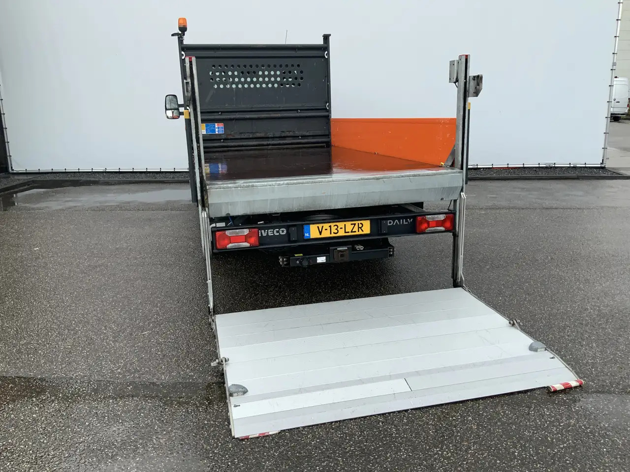 Iveco Daily 35C14 2.3 375 Pick Up & LaadLift Airco Navi Trekha - Dostavno vozilo s ravnom platformom: slika 4 Iveco Daily 35C14 2.3 375 Pick Up & LaadLift Airco Navi Trekha - Dostavno vozilo s ravnom platformom: slika 4