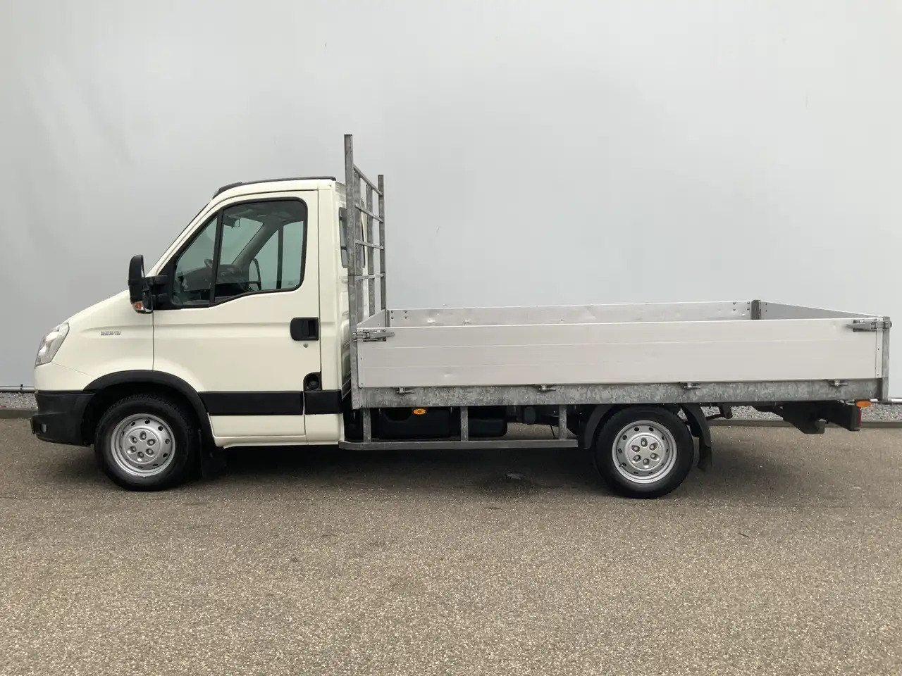 Iveco Daily 35S13 D 345 Pick Up Airco 3 Zits Trekhaak 3500 kg - Dostavno vozilo s ravnom platformom: slika 3 Iveco Daily 35S13 D 345 Pick Up Airco 3 Zits Trekhaak 3500 kg - Dostavno vozilo s ravnom platformom: slika 3