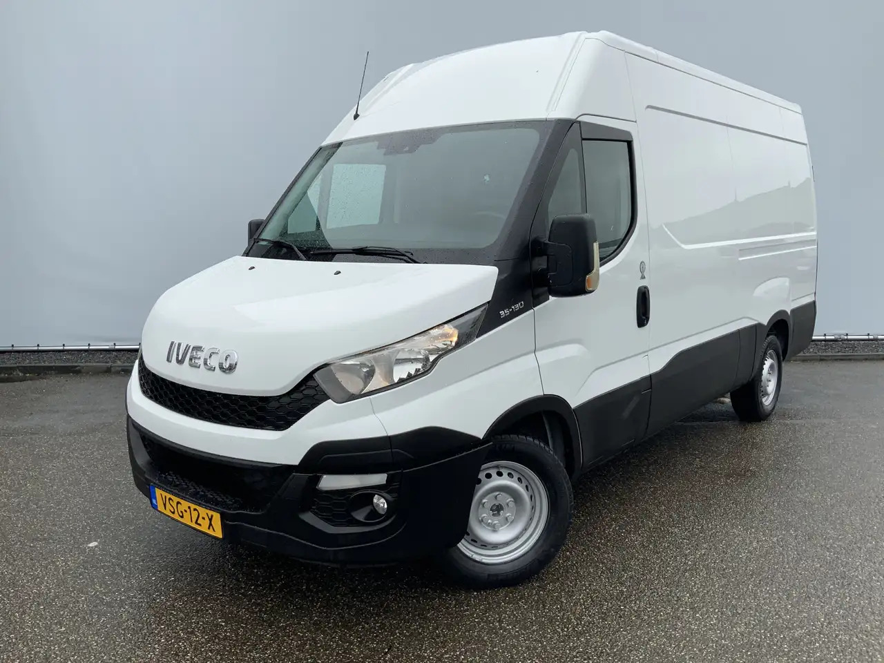 Iveco Daily 35S13V 2.3 352 H2 L3 Airco 3 Zits Opstap Euro 5 - Furgon: slika 1 Iveco Daily 35S13V 2.3 352 H2 L3 Airco 3 Zits Opstap Euro 5 - Furgon: slika 1