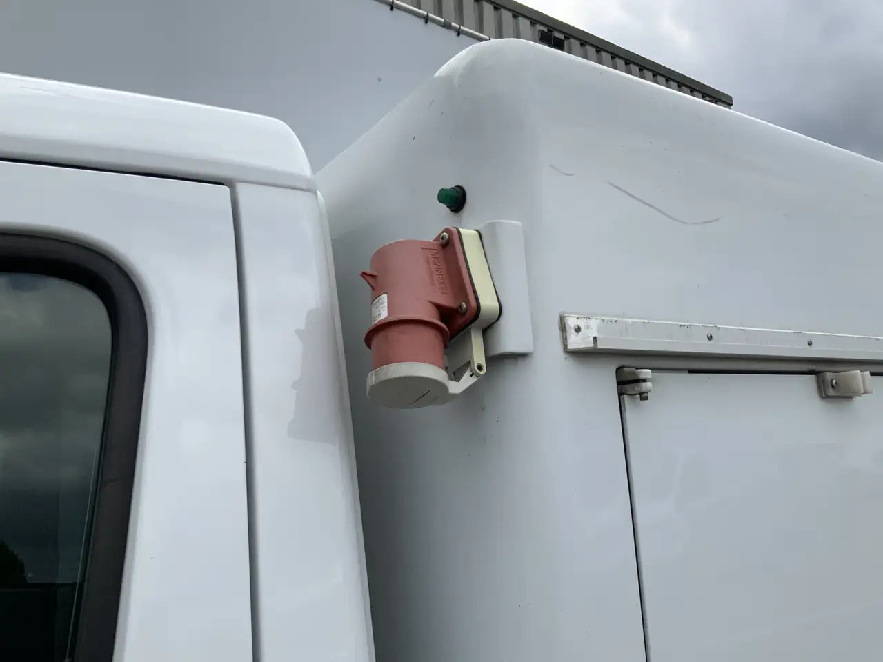 Mercedes-Benz Sprinter 310 2.2 CDI 366 ijswagen 40 gr _0 Deuren 10 Euro 5 - Dostavno vozilo hladnjača: slika 3 Mercedes-Benz Sprinter 310 2.2 CDI 366 ijswagen 40 gr _0 Deuren 10 Euro 5 - Dostavno vozilo hladnjača: slika 3