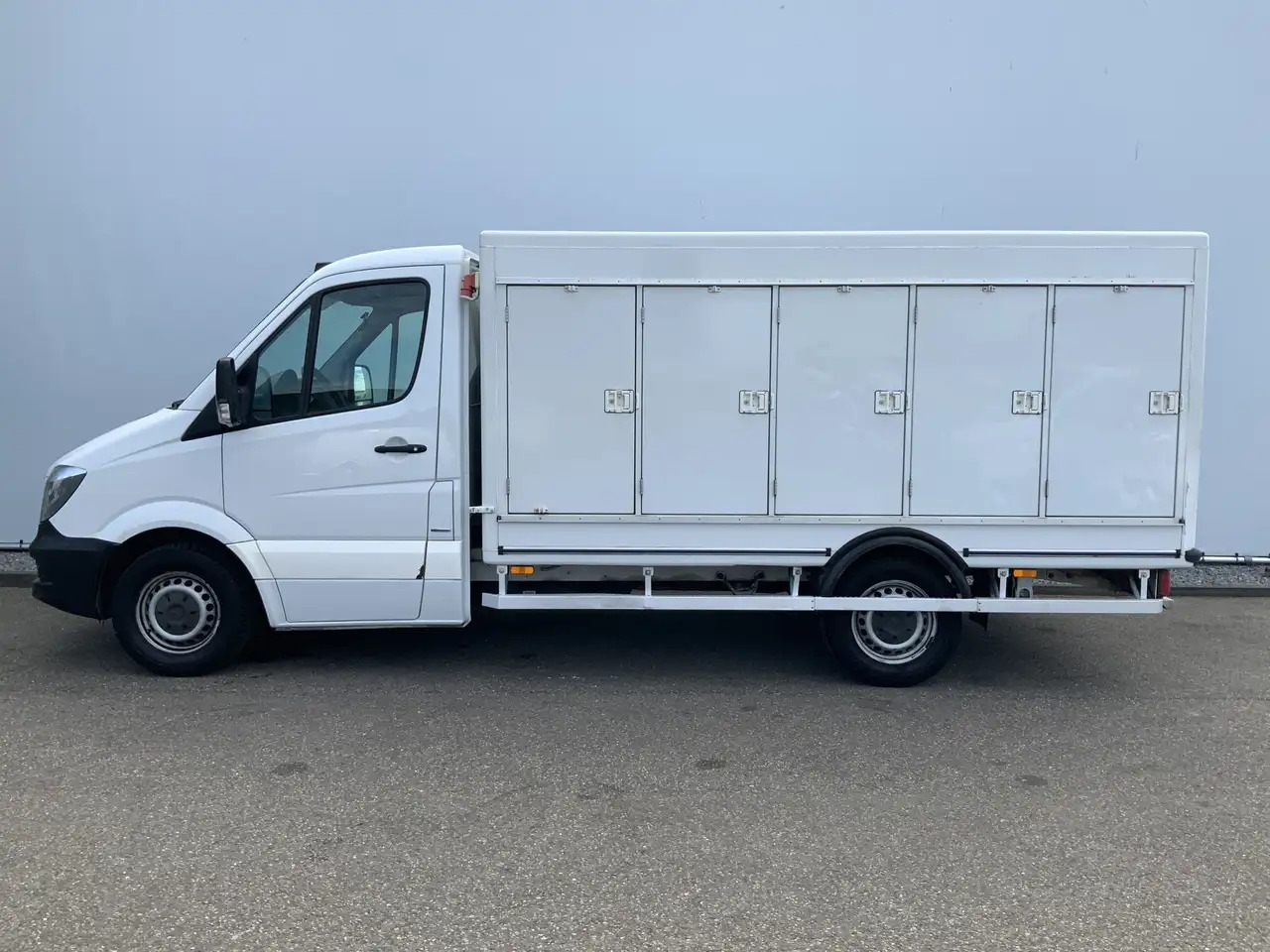 Mercedes-Benz Sprinter 311 2.2 CDI 366 ijsAuto - 40 C. Deuren 10 Euro 6 - Dostavno vozilo hladnjača: slika 3 Mercedes-Benz Sprinter 311 2.2 CDI 366 ijsAuto - 40 C. Deuren 10 Euro 6 - Dostavno vozilo hladnjača: slika 3