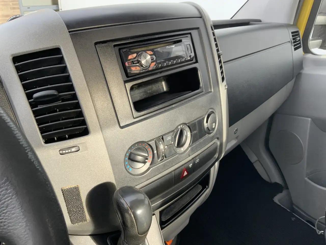 Dostavno vozilo s ravnom platformom, Dostavno vozilo sa duplom kabinom Mercedes-Benz Sprinter 313 2.2 CDI 366 Automaat DubCab Pick Up 5 Zits Tre: slika 13 Dostavno vozilo s ravnom platformom, Dostavno vozilo sa duplom kabinom Mercedes-Benz Sprinter 313 2.2 CDI 366 Automaat DubCab Pick Up 5 Zits Tre: slika 13