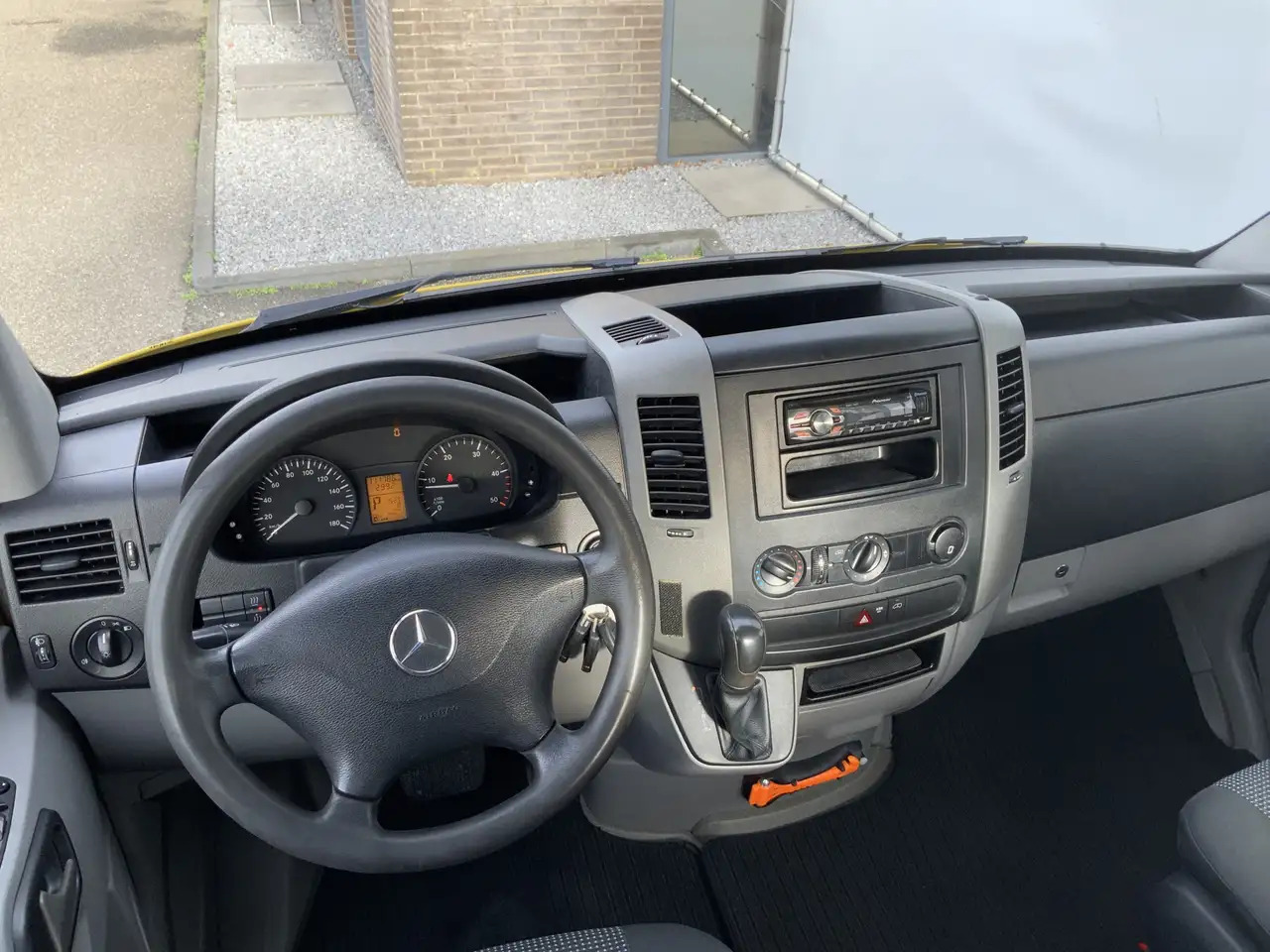 Dostavno vozilo s ravnom platformom, Dostavno vozilo sa duplom kabinom Mercedes-Benz Sprinter 313 2.2 CDI 366 Automaat DubCab Pick Up 5 Zits Tre: slika 8 Dostavno vozilo s ravnom platformom, Dostavno vozilo sa duplom kabinom Mercedes-Benz Sprinter 313 2.2 CDI 366 Automaat DubCab Pick Up 5 Zits Tre: slika 8
