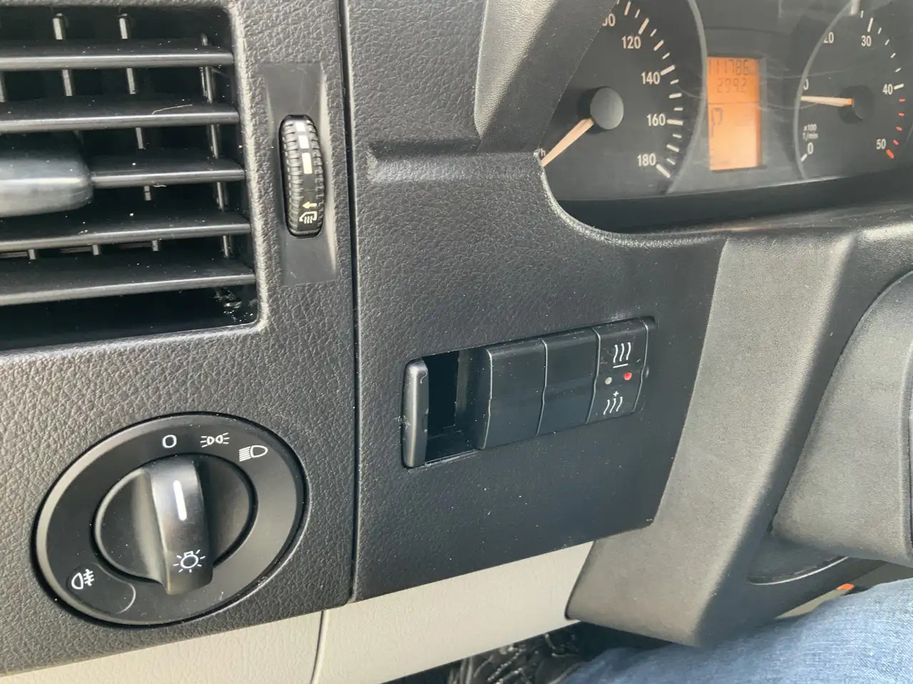 Dostavno vozilo s ravnom platformom, Dostavno vozilo sa duplom kabinom Mercedes-Benz Sprinter 313 2.2 CDI 366 Automaat DubCab Pick Up 5 Zits Tre: slika 10 Dostavno vozilo s ravnom platformom, Dostavno vozilo sa duplom kabinom Mercedes-Benz Sprinter 313 2.2 CDI 366 Automaat DubCab Pick Up 5 Zits Tre: slika 10