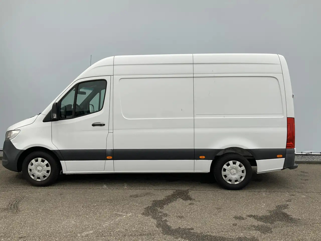 Mercedes-Benz Sprinter 314 2.2 CDI L2H1 EURO VI-D Airco Camera 3 Zits Ext - Furgon: slika 4 Mercedes-Benz Sprinter 314 2.2 CDI L2H1 EURO VI-D Airco Camera 3 Zits Ext - Furgon: slika 4
