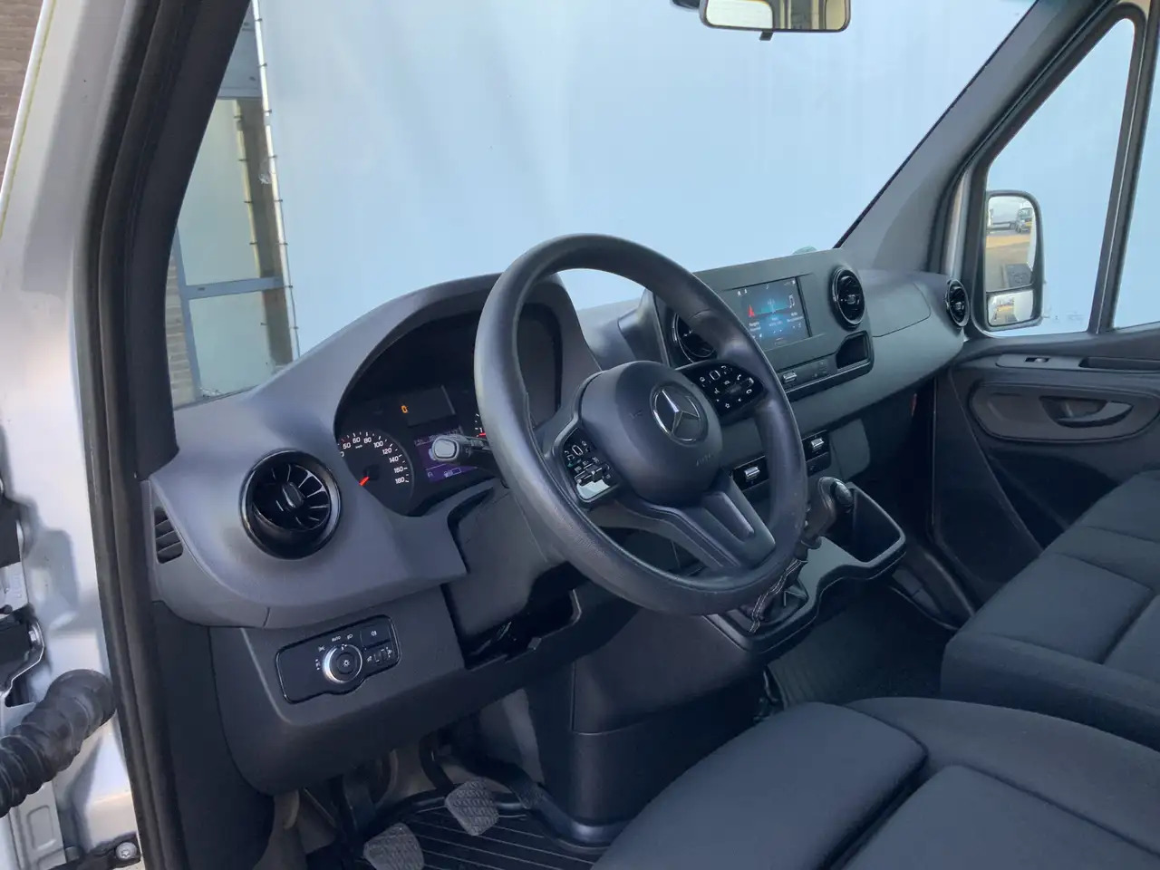 Mercedes-Benz Sprinter 314 2.2 CDI L2H2 Airco Cruise 3 Zits Trekhaak 2000 - Furgon: slika 4 Mercedes-Benz Sprinter 314 2.2 CDI L2H2 Airco Cruise 3 Zits Trekhaak 2000 - Furgon: slika 4