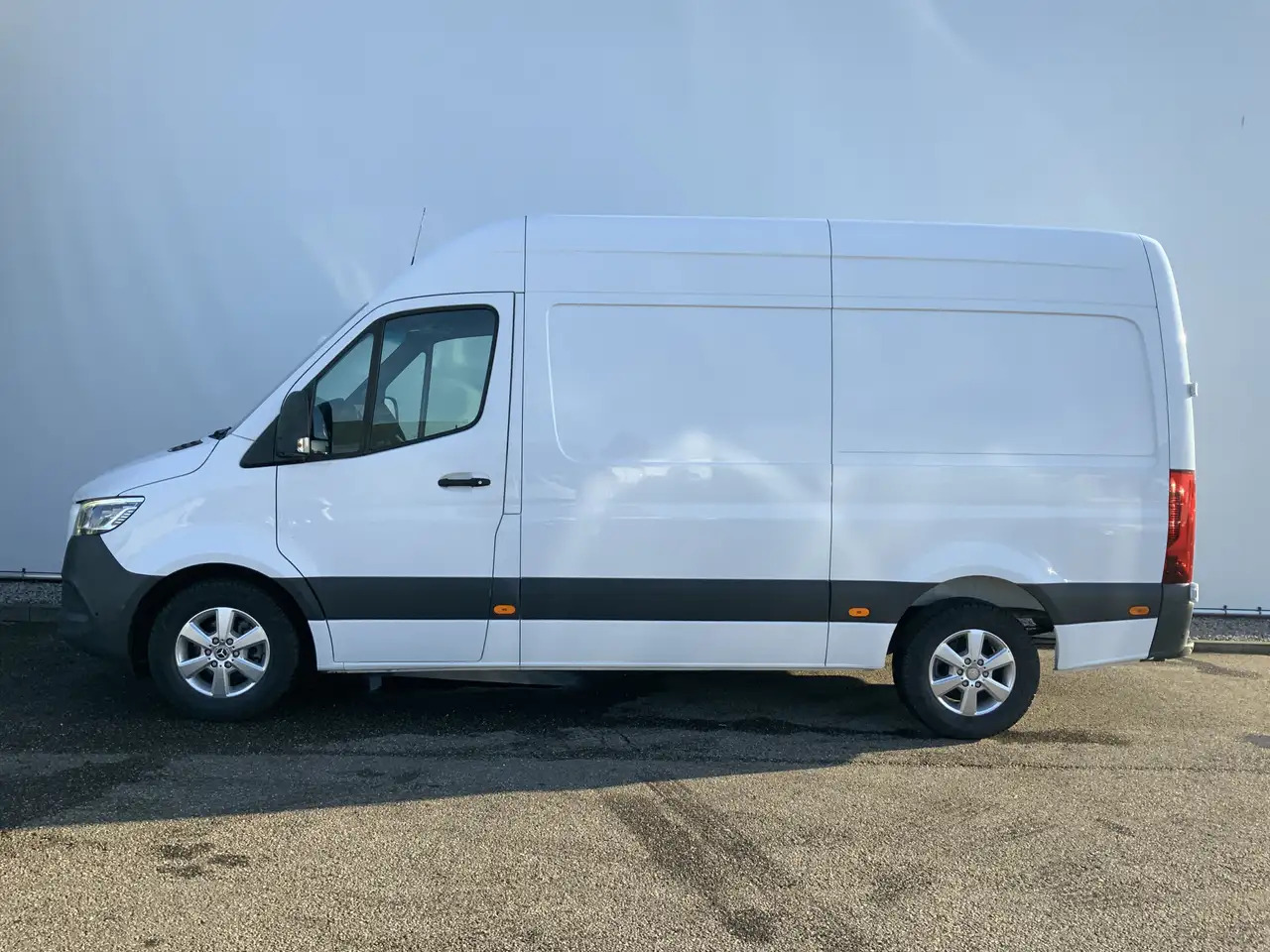 Mercedes-Benz Sprinter 319 3.0 CDI L2H2 Automaat 3 Zits Leer Airco Cruise - Furgon: slika 3 Mercedes-Benz Sprinter 319 3.0 CDI L2H2 Automaat 3 Zits Leer Airco Cruise - Furgon: slika 3