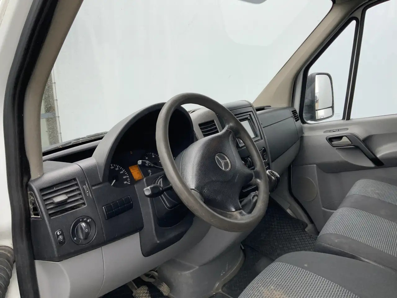 Mercedes-Benz Sprinter 513 2.2 CDI 432 Meubelbak & Deuren 3 Zits Cruise T - Dostavno vozilo sa zatvorenim sandukom: slika 5 Mercedes-Benz Sprinter 513 2.2 CDI 432 Meubelbak & Deuren 3 Zits Cruise T - Dostavno vozilo sa zatvorenim sandukom: slika 5