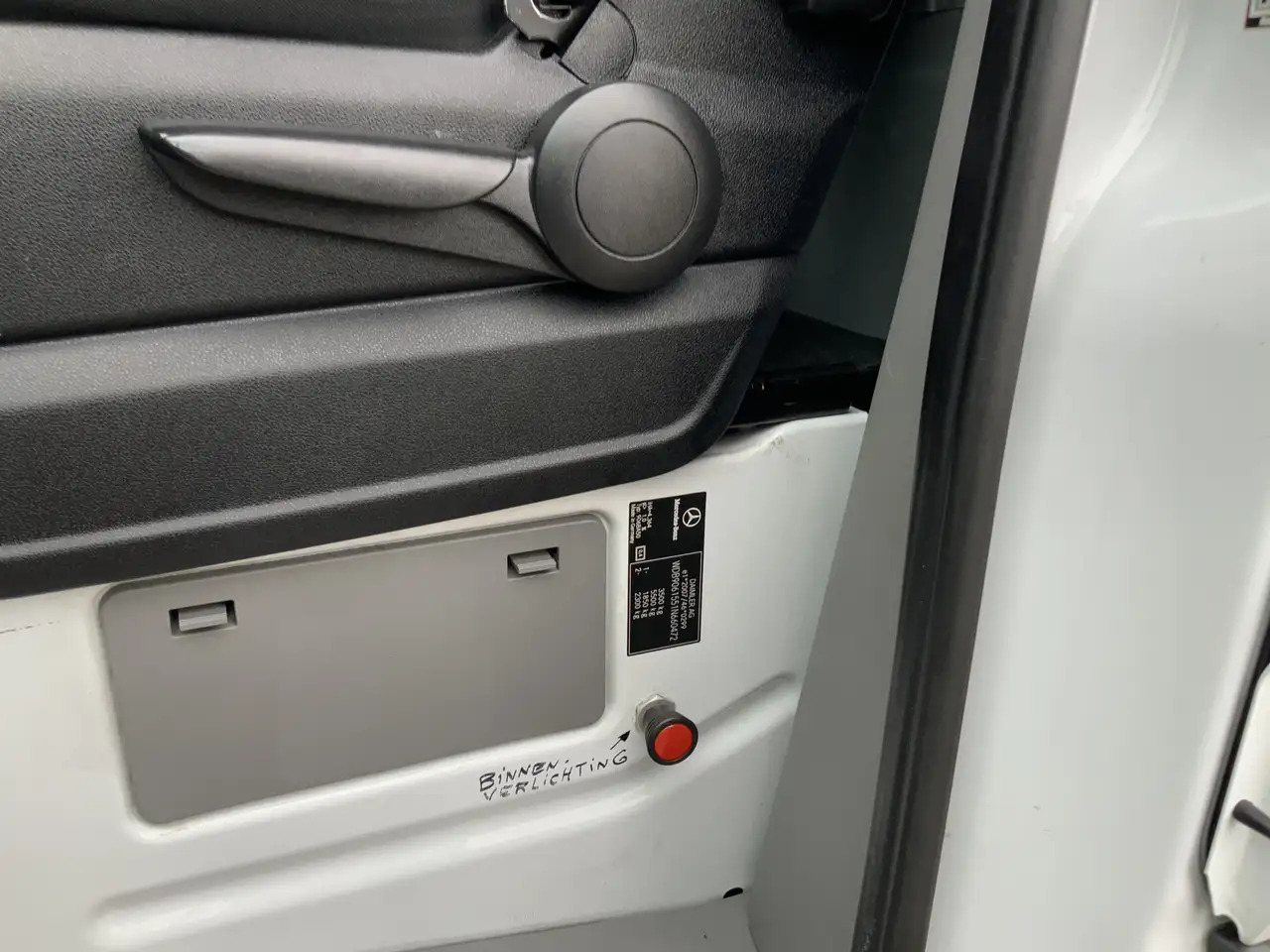Mercedes-Benz Sprinter 516 2.2 CDI 432 Meubelbak&Deuren &Trap Airco 3 Zit - Dostavno vozilo sa zatvorenim sandukom: slika 5 Mercedes-Benz Sprinter 516 2.2 CDI 432 Meubelbak&Deuren &Trap Airco 3 Zit - Dostavno vozilo sa zatvorenim sandukom: slika 5