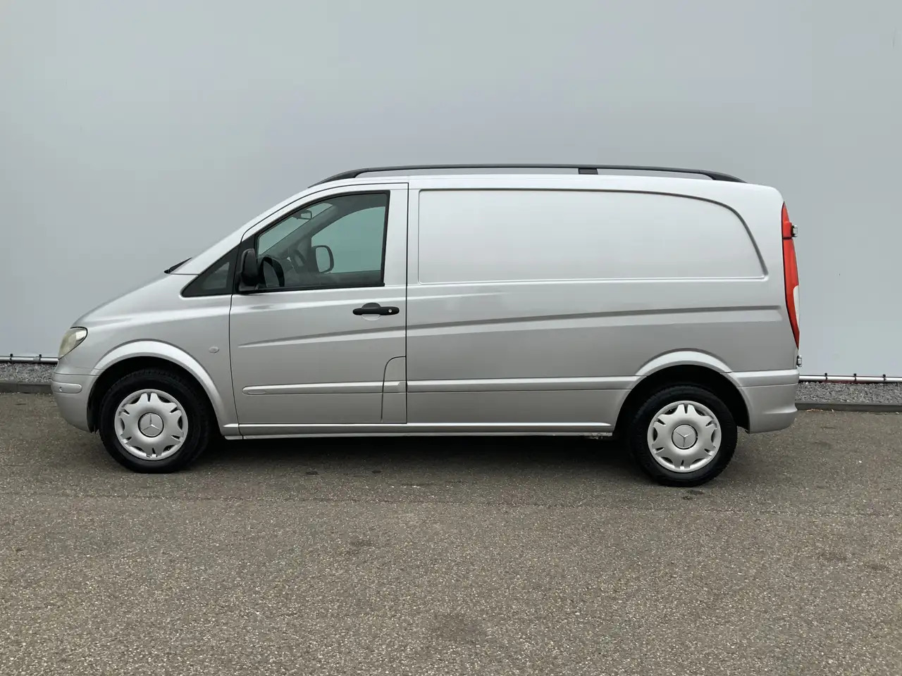 Mercedes-Benz Vito 111 CDI 320 Lang HD Amigo Koel Vries Werkt 100% 3 - Dostavno vozilo hladnjača: slika 4 Mercedes-Benz Vito 111 CDI 320 Lang HD Amigo Koel Vries Werkt 100% 3 - Dostavno vozilo hladnjača: slika 4