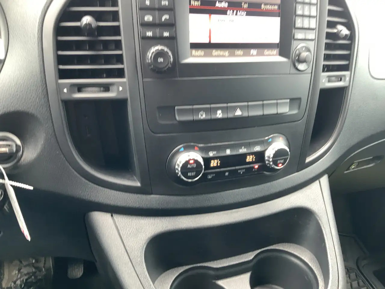 Mercedes-Benz Vito 116 CDI Lang Automaat Airco Cruise Camera Trekhaak - Mali kombi: slika 5 Mercedes-Benz Vito 116 CDI Lang Automaat Airco Cruise Camera Trekhaak - Mali kombi: slika 5