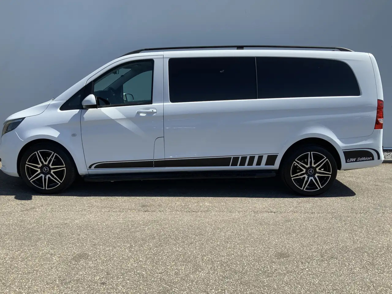 Mercedes-Benz Vito Tourer XL 114 CDI Autom. Airco Cruise Camera Alu V - Furgon: slika 4 Mercedes-Benz Vito Tourer XL 114 CDI Autom. Airco Cruise Camera Alu V - Furgon: slika 4