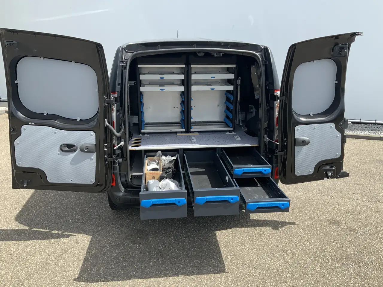 Renault Kangoo 1.5 dCi 90 Energy Comfort Plus .Sortimo Kasten Com - Mali kombi, Korisno/ Posebno vozilo: slika 3 Renault Kangoo 1.5 dCi 90 Energy Comfort Plus .Sortimo Kasten Com - Mali kombi, Korisno/ Posebno vozilo: slika 3