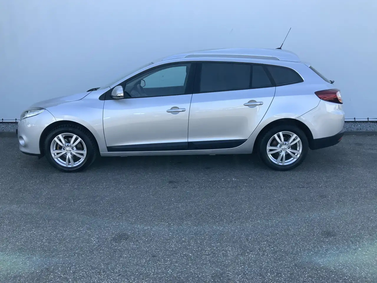 Renault Megane 1.5 dCi Expression Airco Navi Grijs Kenteken Euro - Automobil: slika 3 Renault Megane 1.5 dCi Expression Airco Navi Grijs Kenteken Euro - Automobil: slika 3