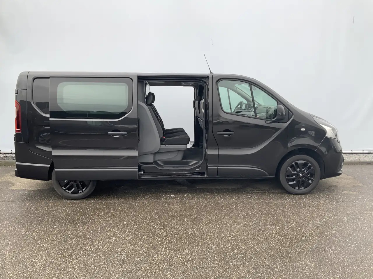 Dostavno vozilo sa duplom kabinom Renault Trafic 1.6 dCi T29 L2H1 Dub Cab 5 Zits Airco Cruise Navi: slika 11