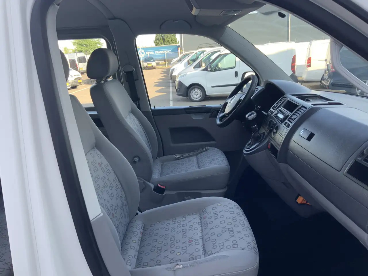 Volkswagen T5 Transporter 2.5 TDI 300 Budgetline Automaat DubCab Airco Trekh - Dostavno vozilo sa duplom kabinom: slika 5 Volkswagen T5 Transporter 2.5 TDI 300 Budgetline Automaat DubCab Airco Trekh - Dostavno vozilo sa duplom kabinom: slika 5