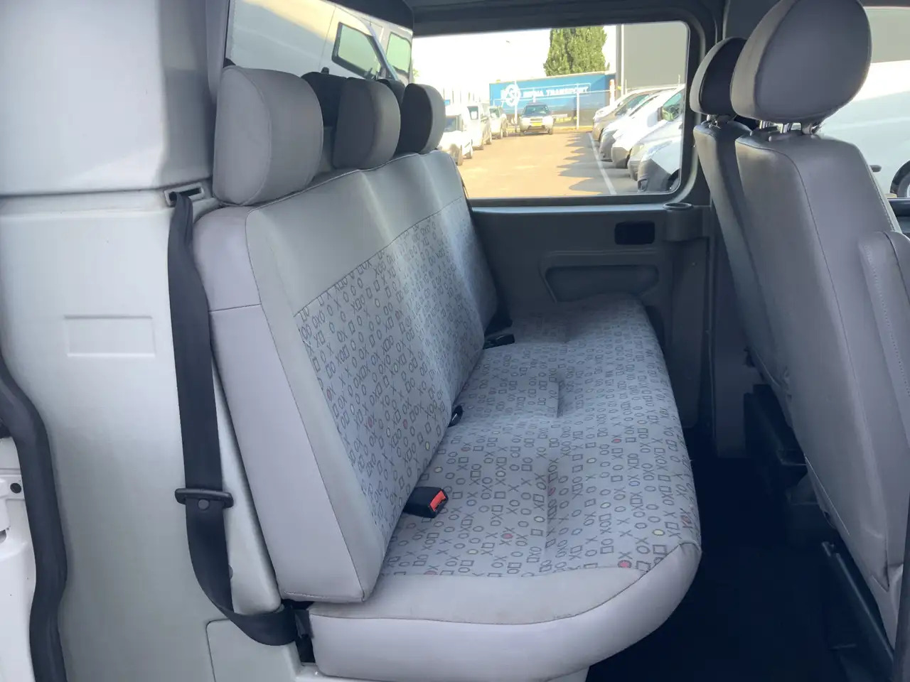 Volkswagen T5 Transporter 2.5 TDI 300 Budgetline Automaat DubCab Airco Trekh - Dostavno vozilo sa duplom kabinom: slika 4 Volkswagen T5 Transporter 2.5 TDI 300 Budgetline Automaat DubCab Airco Trekh - Dostavno vozilo sa duplom kabinom: slika 4