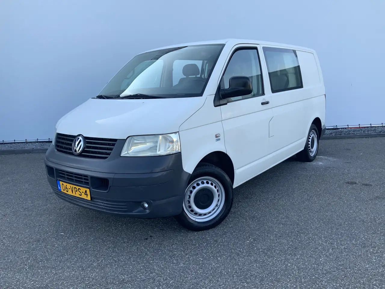 Volkswagen T5 Transporter 2.5 TDI 300 Budgetline Automaat DubCab Airco Trekh - Dostavno vozilo sa duplom kabinom: slika 1 Volkswagen T5 Transporter 2.5 TDI 300 Budgetline Automaat DubCab Airco Trekh - Dostavno vozilo sa duplom kabinom: slika 1
