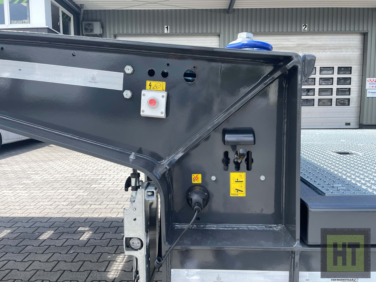 Faymonville 3-Achs-Semi-hydr.Ladeboden mit Rampen-Gitterrost - Niska poluprikolica za prevoz: slika 4 Faymonville 3-Achs-Semi-hydr.Ladeboden mit Rampen-Gitterrost - Niska poluprikolica za prevoz: slika 4