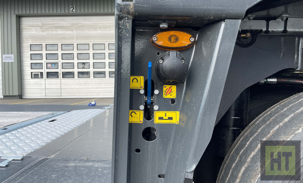 Faymonville 3-Achs-Tiefbett mit Pendelachsen und Bolzen-Laschenkupplung - Niska poluprikolica za prevoz: slika 4 Faymonville 3-Achs-Tiefbett mit Pendelachsen und Bolzen-Laschenkupplung - Niska poluprikolica za prevoz: slika 4