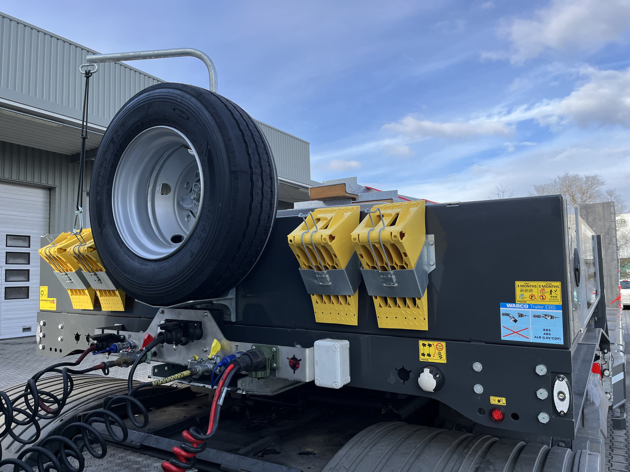 Faymonville 5-Achs-Tele-Semi mit Halbachsen "Twinaxle" und hydr. Rampen Auflieger - Niska poluprikolica za prevoz: slika 3 Faymonville 5-Achs-Tele-Semi mit Halbachsen "Twinaxle" und hydr. Rampen Auflieger - Niska poluprikolica za prevoz: slika 3