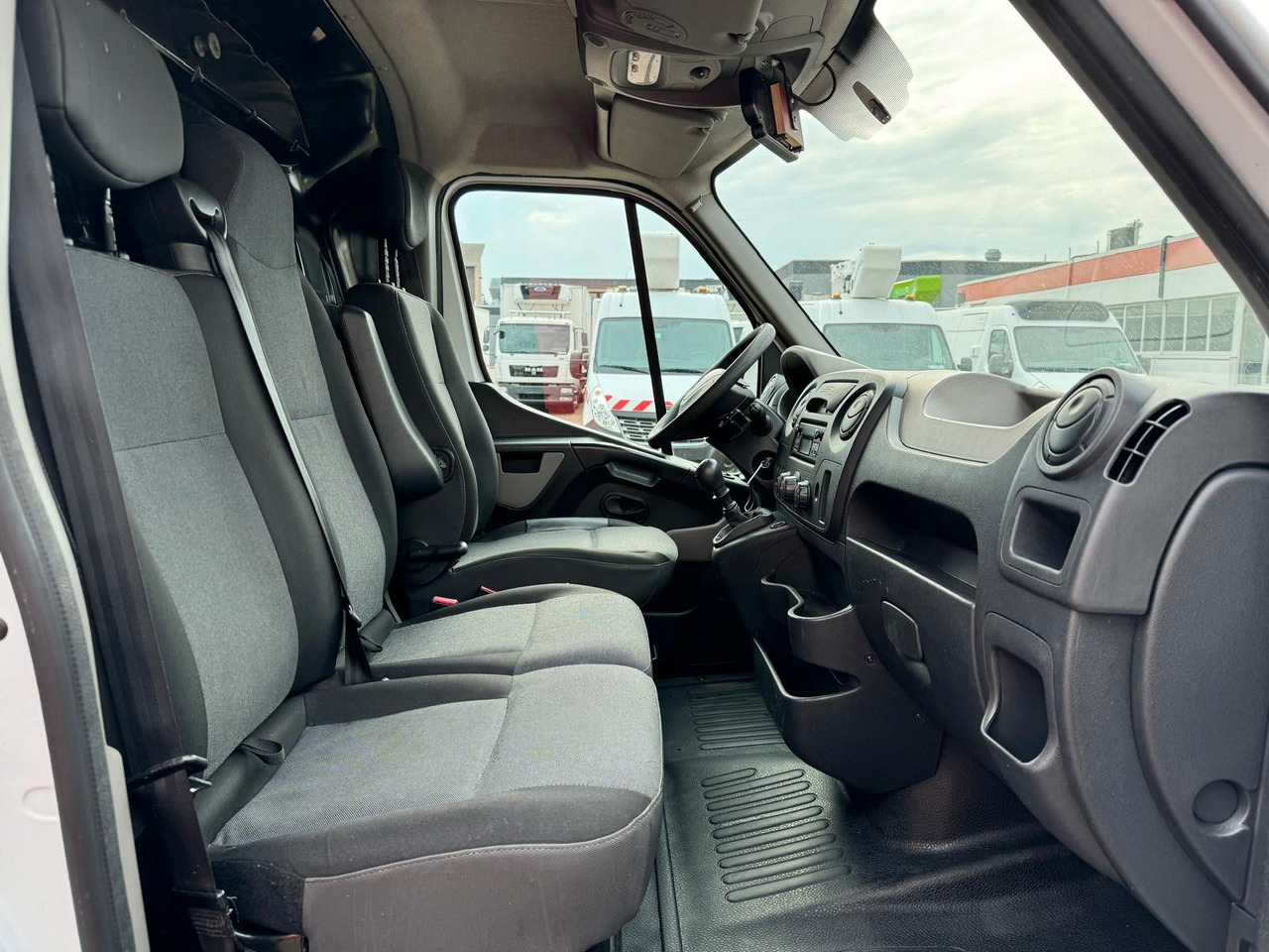 Lizing  Renault Master Werkstattwagen Kastenwagen EURO 6 Renault Master Werkstattwagen Kastenwagen EURO 6: slika 15