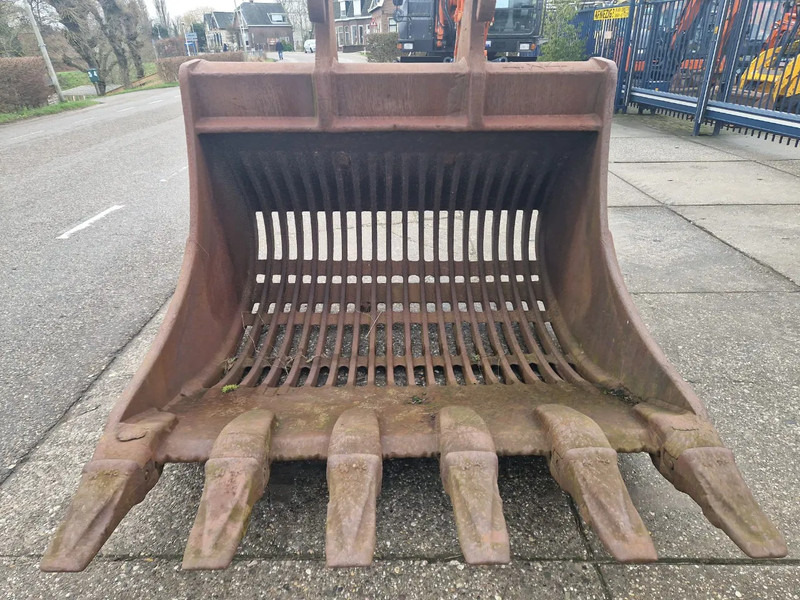 Boforce hardox puinbak CW55 smal in topconditie! - Kašika za Građevinska mašina: slika 1 Boforce hardox puinbak CW55 smal in topconditie! - Kašika za Građevinska mašina: slika 1