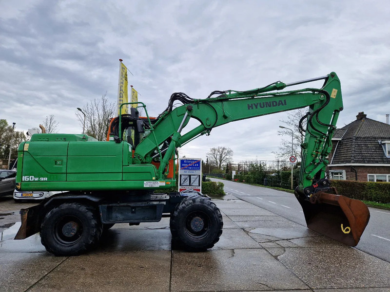 Hyundai Robex 160W-9A met 6-cilinder Cummins motor - Bager točkaš: slika 2 Hyundai Robex 160W-9A met 6-cilinder Cummins motor - Bager točkaš: slika 2