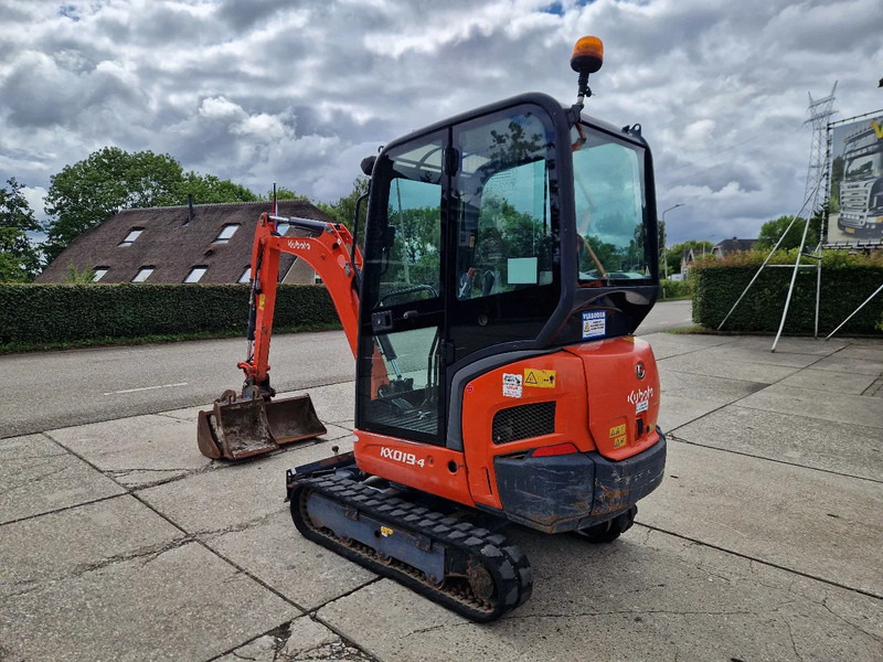Kubota KX019-4 CW05 met 2 bakken - Mini bager: slika 4 Kubota KX019-4 CW05 met 2 bakken - Mini bager: slika 4