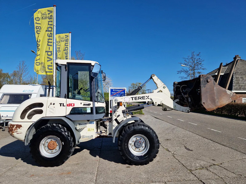 Terex TL80 palletvorken en 4in1-bak - Utovarivač točkaš: slika 2 Terex TL80 palletvorken en 4in1-bak - Utovarivač točkaš: slika 2