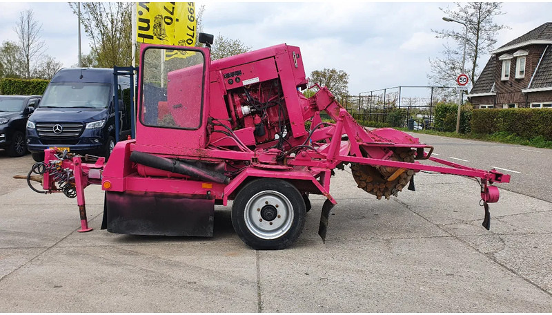 VERMEER SC1102 stobbenfrees/stronkenfrees op aanhanger - Drobilica za panjeve: slika 1 VERMEER SC1102 stobbenfrees/stronkenfrees op aanhanger - Drobilica za panjeve: slika 1