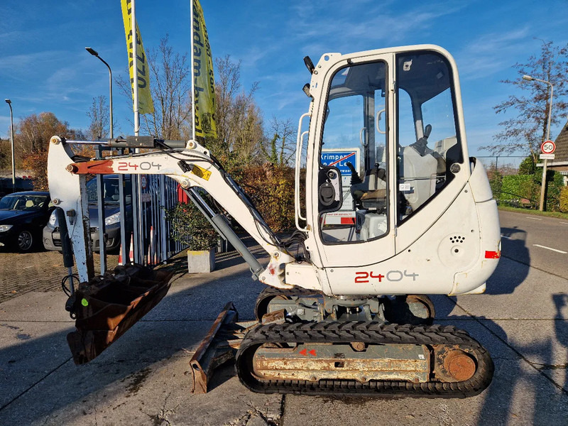 WACKER NEUSON 2404RD kan op een helling draaien - Mini bager: slika 2 WACKER NEUSON 2404RD kan op een helling draaien - Mini bager: slika 2