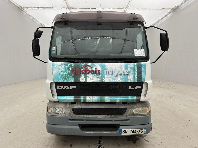 DAF LF55.210 - Kamion sa tovarnim sandukom, Kamion sa dizalicom: slika 2 DAF LF55.210 - Kamion sa tovarnim sandukom, Kamion sa dizalicom: slika 2