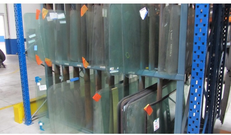 Diversen Voorruiten - Vetrobransko staklo za Kamion: slika 2 Diversen Voorruiten - Vetrobransko staklo za Kamion: slika 2