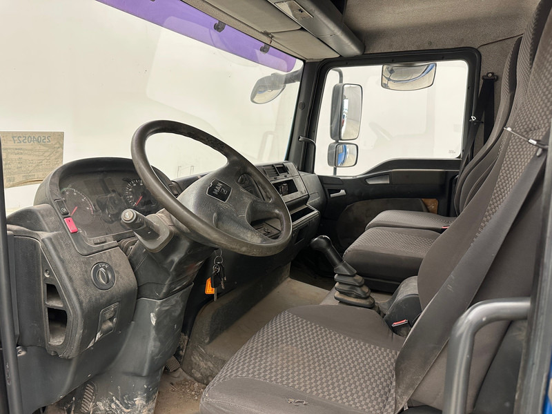 Istovarivač, Kamion sa dizalicom MAN TGL 11.180: slika 8