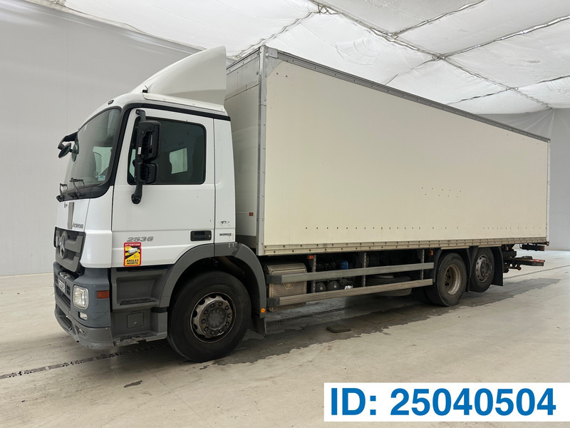 Mercedes-Benz Actros 2536 - 6x2 - Kamion sa zatvorenim sandukom: slika 1 Mercedes-Benz Actros 2536 - 6x2 - Kamion sa zatvorenim sandukom: slika 1
