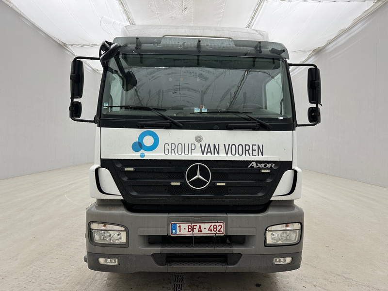 Mercedes-Benz Axor 1833 - Kamion sa zatvorenim sandukom: slika 2 Mercedes-Benz Axor 1833 - Kamion sa zatvorenim sandukom: slika 2