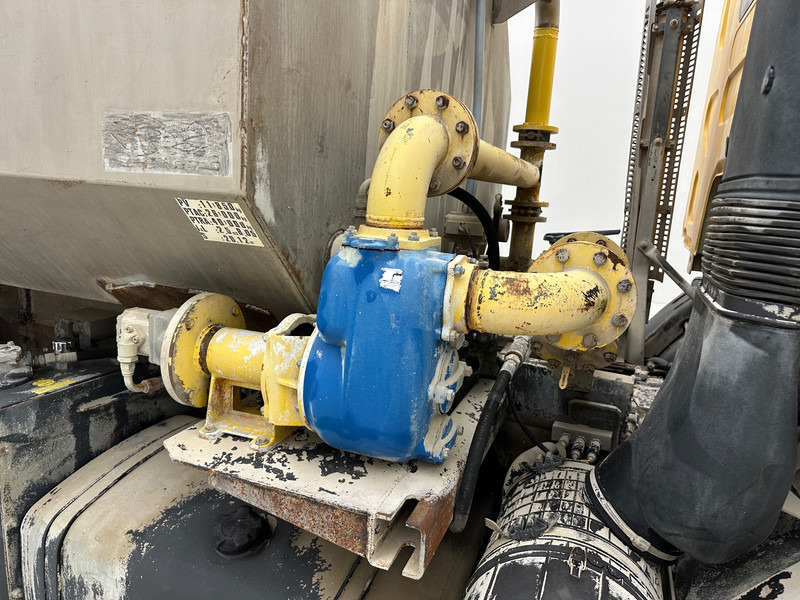 Renault Kerax 320 DCi - 6x4 - Kamion cisterna: slika 4 Renault Kerax 320 DCi - 6x4 - Kamion cisterna: slika 4