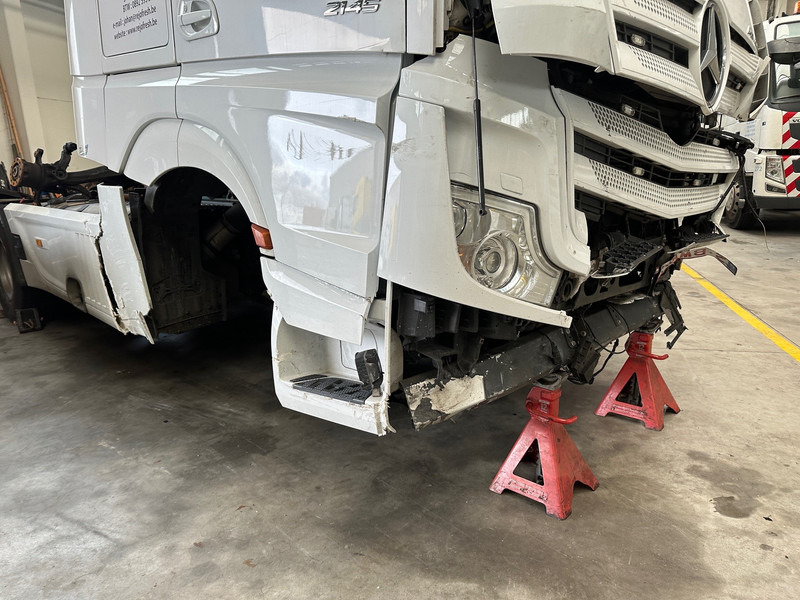 Mercedes-Benz Actros 2145 - Tegljač: slika 3 Mercedes-Benz Actros 2145 - Tegljač: slika 3