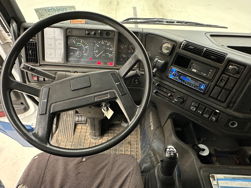 Kamion sa dizalicom Volvo FH12.380 - 6x2: slika 9