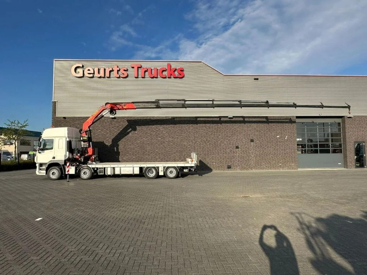 DAF CF 450 8X2 OPRIJWAGEN/MACHINE TRANSPORTER + PALF - Kamion sa dizalicom: slika 1 DAF CF 450 8X2 OPRIJWAGEN/MACHINE TRANSPORTER + PALF - Kamion sa dizalicom: slika 1