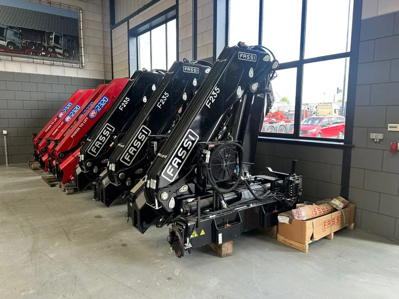 FASSI E-DYNAMIC F235A.2.26 - Platforma: slika 1 FASSI E-DYNAMIC F235A.2.26 - Platforma: slika 1