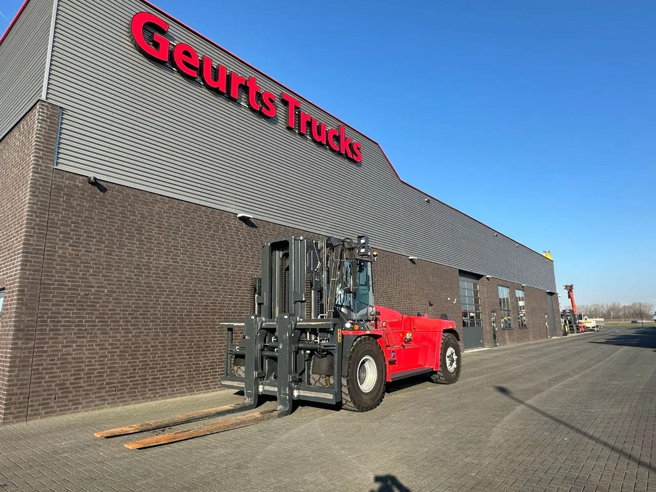 Kalmar DCG 330-12 VORKHEFTRUCK/ GABELSTAPLER/ FORKLIFT - Dizel viljuškar: slika 2 Kalmar DCG 330-12 VORKHEFTRUCK/ GABELSTAPLER/ FORKLIFT - Dizel viljuškar: slika 2