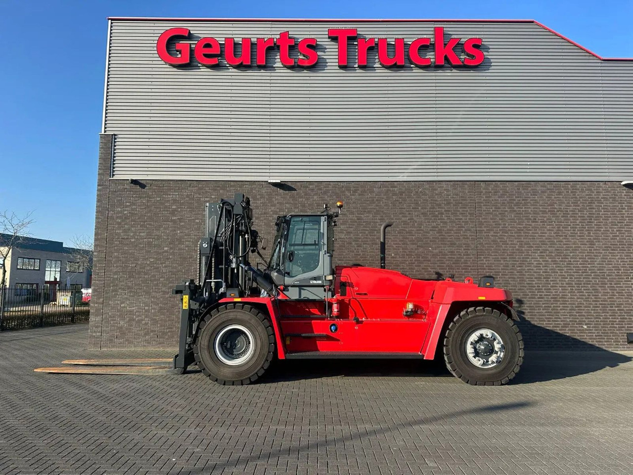 Kalmar DCG 330-12 VORKHEFTRUCK/ GABELSTAPLER/ FORKLIFT - Dizel viljuškar: slika 1 Kalmar DCG 330-12 VORKHEFTRUCK/ GABELSTAPLER/ FORKLIFT - Dizel viljuškar: slika 1