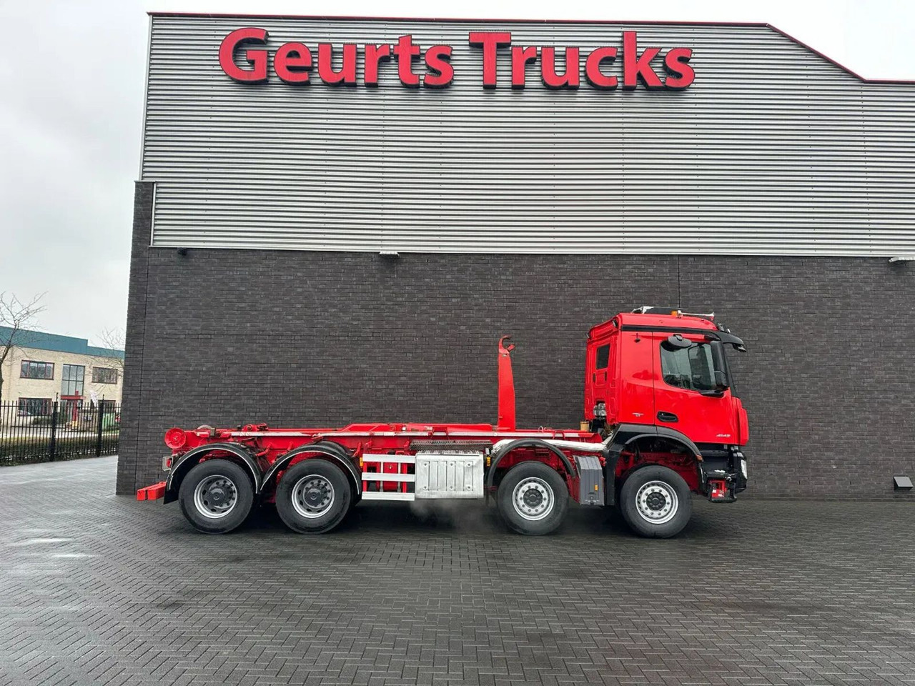 Mercedes-Benz Arocs 8X4 VDL S-30-6600 HAAKARMSYSTEEM/ABROLLKIP - Kamion sa hidrauličnom kukom: slika 4 Mercedes-Benz Arocs 8X4 VDL S-30-6600 HAAKARMSYSTEEM/ABROLLKIP - Kamion sa hidrauličnom kukom: slika 4