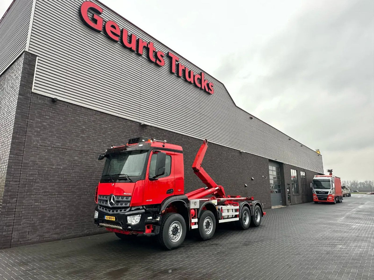 Mercedes-Benz Arocs 8X4 VDL S-30-6600 HAAKARMSYSTEEM/ABROLLKIP - Kamion sa hidrauličnom kukom: slika 2 Mercedes-Benz Arocs 8X4 VDL S-30-6600 HAAKARMSYSTEEM/ABROLLKIP - Kamion sa hidrauličnom kukom: slika 2