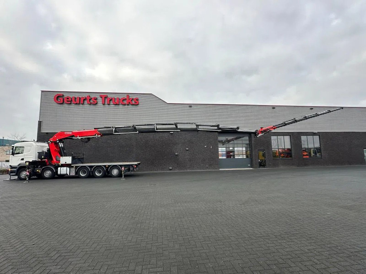 Scania R520 V8 10X4 TRIDEM + F1650RA.2.28 + JIB L816 KR - Kamion sa dizalicom: slika 3 Scania R520 V8 10X4 TRIDEM + F1650RA.2.28 + JIB L816 KR - Kamion sa dizalicom: slika 3